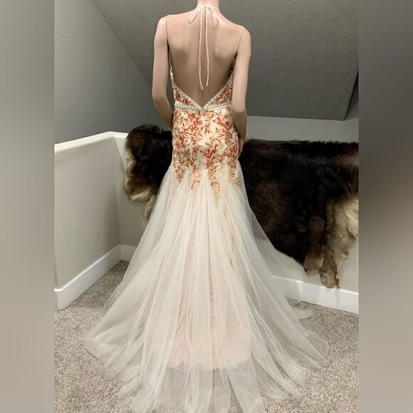 New Gorgeous Embroidered Floral Lace Beaded  Fishtail Halter Gown - Picture 12 of 16